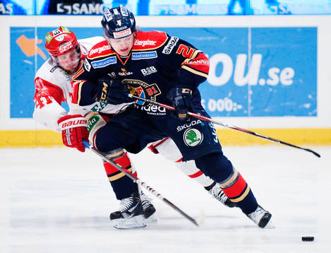 Oscar Hedman, Timrå, försöker att stoppa Ludwig