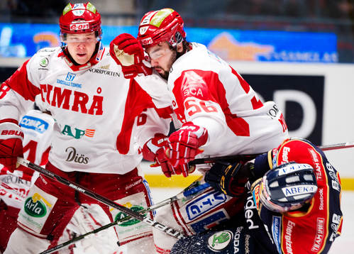 Antti Halonen och Vladimir Mihalik, Timrå, stoppar Jimmie