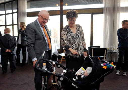 Avtackning av Lars-Åke Lagrell på Operaterassen.