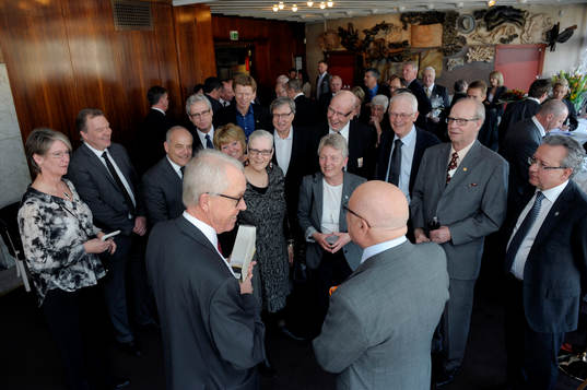 Avtackning av Lars-Åke Lagrell på Operaterassen