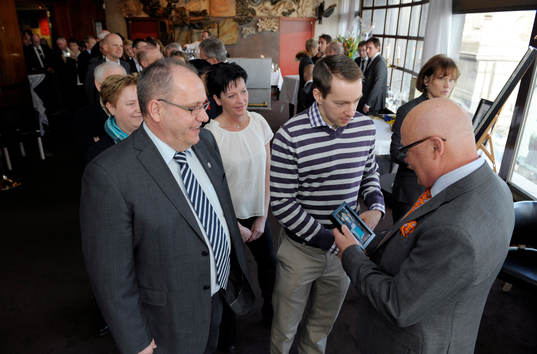 Avtackning av Lars-Åke Lagrell på Operaterassen