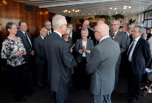 Avtackning av Lars-Åke Lagrell på Operaterassen