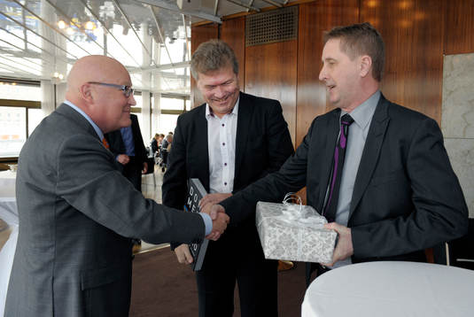 Avtackning av Lars-Åke Lagrell på Operaterassen