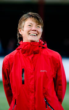 Lena Videkull delade ut pris. (Prisutdelare)