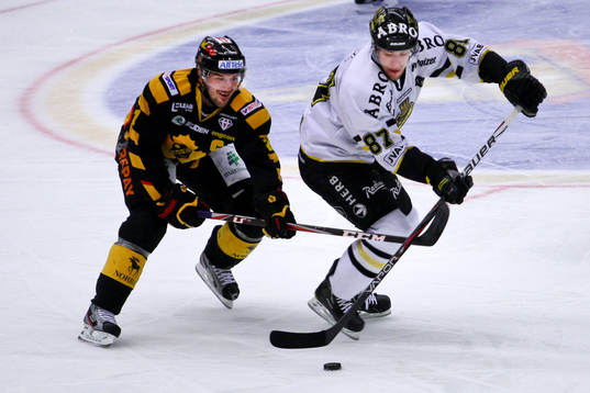 Bläddra bland fler bilder av Ishockey, Elitserien, Semifinal. Skellefteå v AIK