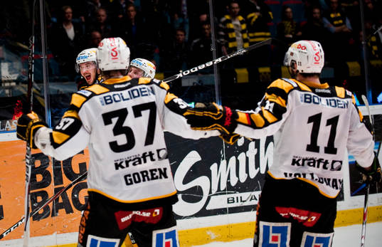 Jimmie Ericsson, Skellefteå avgör matchen och jublar.