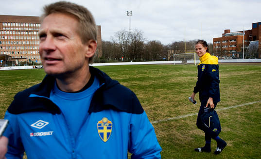 Thomas Dennerby, förbundskapten och Lotta Schelin