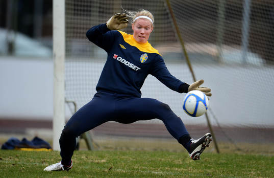 Hedvig Lindahl, målvakt