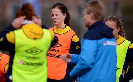 Thomas Dennerby, förbundskapten och Lotta Schelin