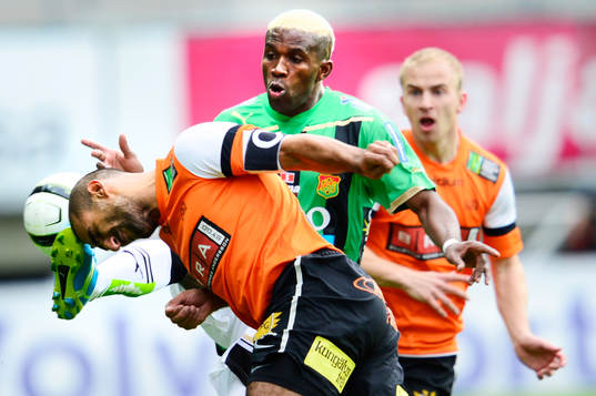 Eric Bassombeng, Gais och Mohammed Ali Khan, Häcken