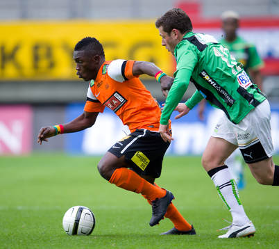Majeed Waris, Häcken. Calum Angus, Gais