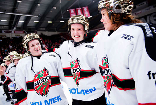 Ida Sannsell, Maria Lind och Valentina Lizana, målvakt,
