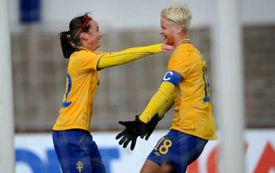 Kosovare Asllani, Nilla Fischer, Sverige, jubel