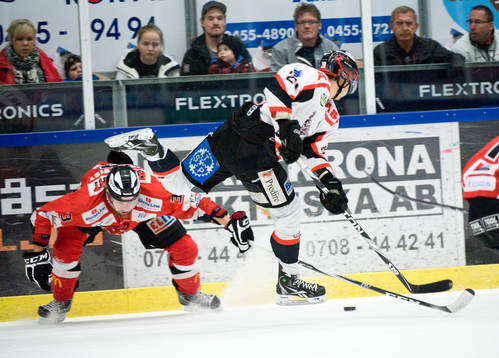 Henrik Hetta, Olofström, flygger över Roger Wahlqvist,