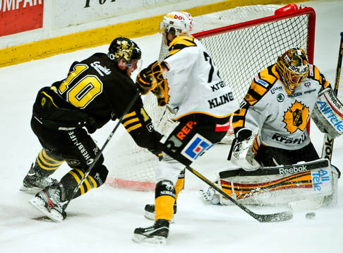 Richard Gynge, AIK och Joacim Eriksson, målvakt,