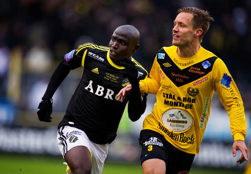 Alhassan Kamara, AIK, och Anders Wikström, Mjällby