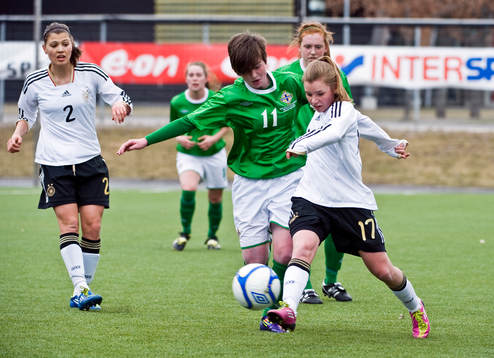 Kristy McGuinness, Nordirland och Linda Dallmann, Tyskland
