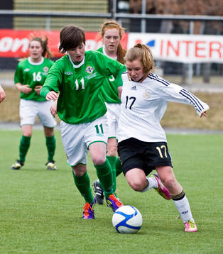 Kristy McGuinness, Nordirland och Linda Dallmann, Tyskland