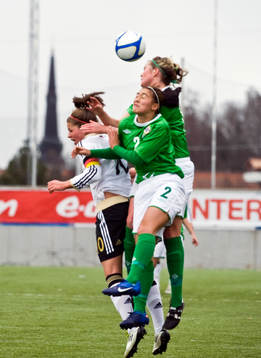 Melanie Leupolz, Tyskland och Alex Hurst, Nordirland