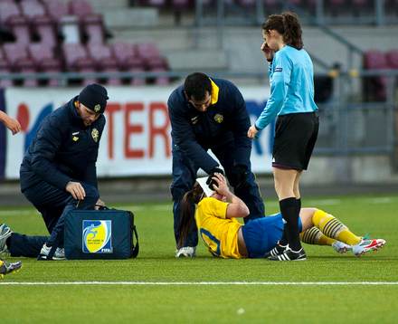 Elin Rubensson, Sverige, blev skadad