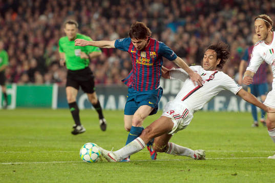 Lionel Messi, Barcelona och Alessandro Nesta, Milan