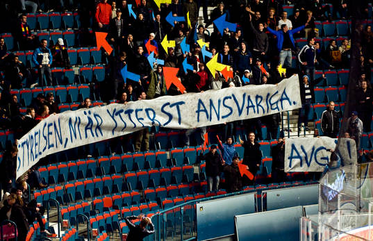 Styrelsen ni är ytterst ansvariga avgå. Avgå styrelsen