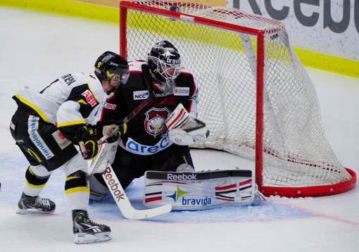 Mikael Zettergren, Västerås gör 0-2  bakom Pontus
