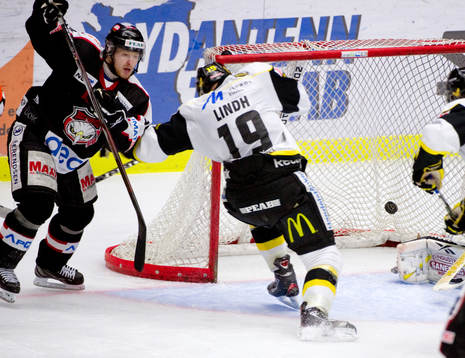 Linus Klasen, Malmö, gjorde mål. Andreas Lindh,