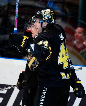 Bläddra bland fler bilder av Ishockey, SM-slutspel, semifinal 6, AIK - Skellefteå