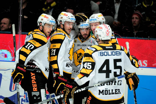 George Holloway, Skellefteå, reducerar till 2-1