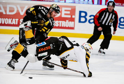 Daniel Rudslätt, AIK, fäller Jimmie Ericsson, Skellefteå