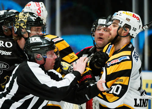 Stefan Johansson, AIK, i bråk med Joakim Lindström,