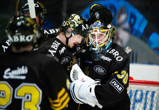 Stefan Johansson kramar om Viktor Fasth, målvakt, AIK