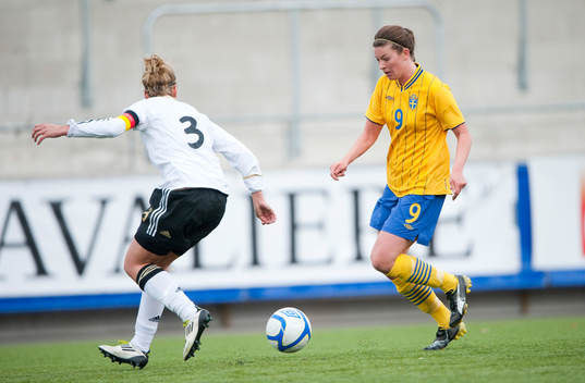 Petra Andersson, Sverige utmanar Jennifer Cramer, Tyskland