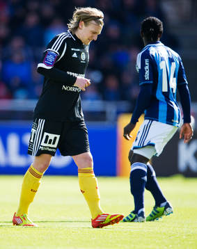 Emil Forsberg, Sundsvall, går av planen skadad