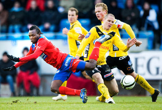 Jon Jönsson, Elfsborg tar May Mahlangu, Helsingborg, hårt