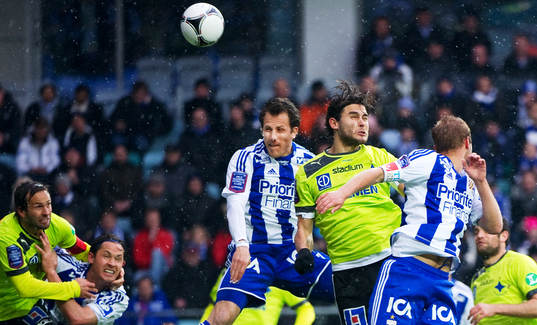 Tobias Hysén, Göteborg, nickduell med Astrit Ajdarevic,