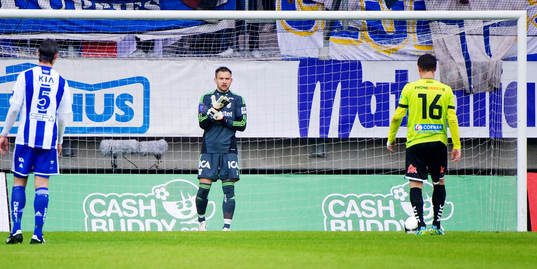 John Alvbåge, målvakt, Göteborg. Shpetim Hasani,