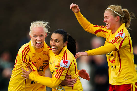 Caroline Seger, Marta och Kirsten van de Ven, Tyresö, jubel