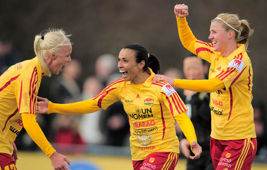 Caroline Seger och Marta, Tyresö (jubel)