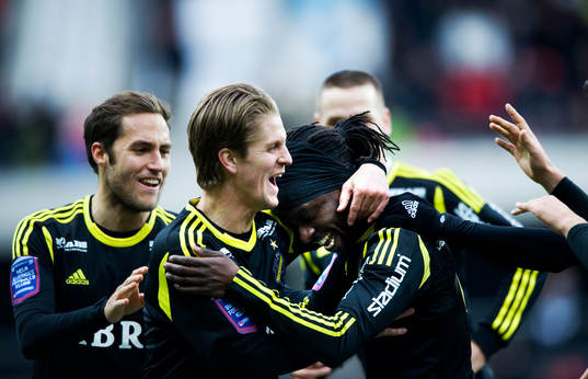 0-1 Martin Mutumba, AIK, grattas av Martin Lorentzon