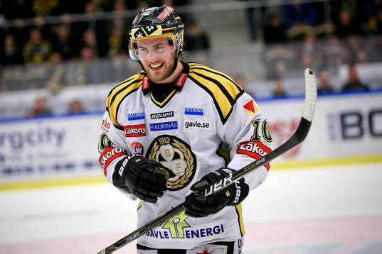En glad Johan Larsson, Brynäs