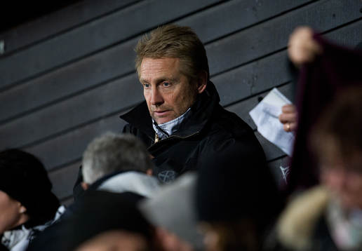 Thomas Dennerby, förbundskapten Sverige, på plats på