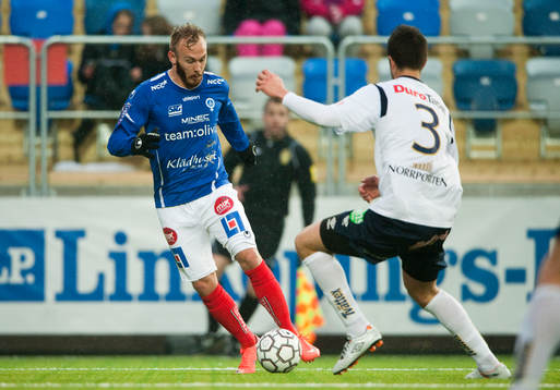 Magnus Eriksson, Åtvidaberg fintar Linus Malmborg, Gefle