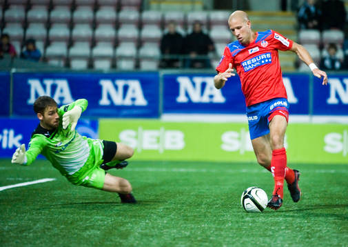 Tomer Chencinski, målvakt, Örebro och Mattias Lindström,