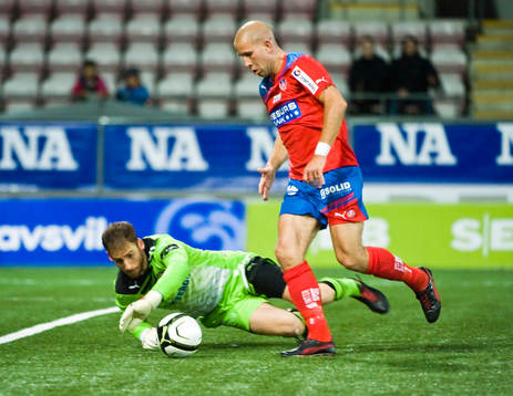 Tomer Chencinski, målvakt, Örebro och Mattias Lindström,