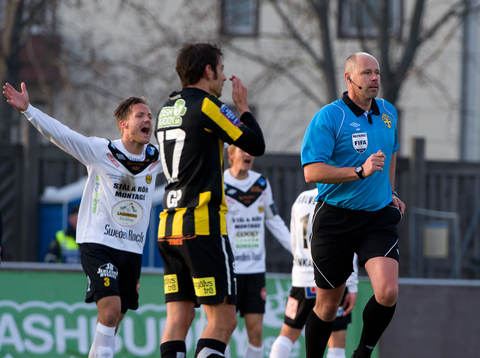 Domare Martin Hansson dömer straff, Anders Wikström,