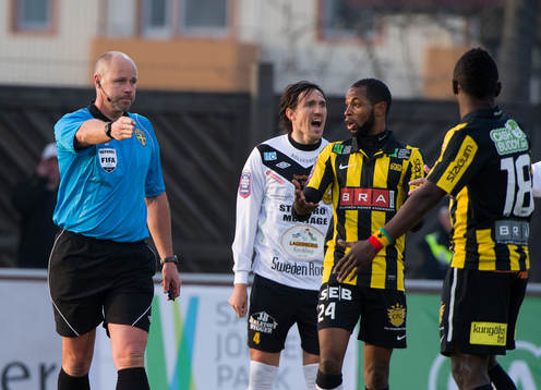 Domare Martin Hansson dömer straff, Daniel Ivanovski,