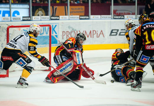 Niklas Svedberg, målvakt Brynäs får jobba
