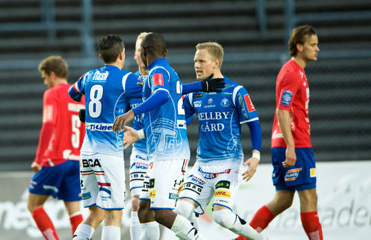 Kristian Haynes, jubel, Trelleborg, Öster depp i bakgrunden